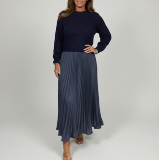 Claudine | La Robe Pull Plissée Élégance et Confort