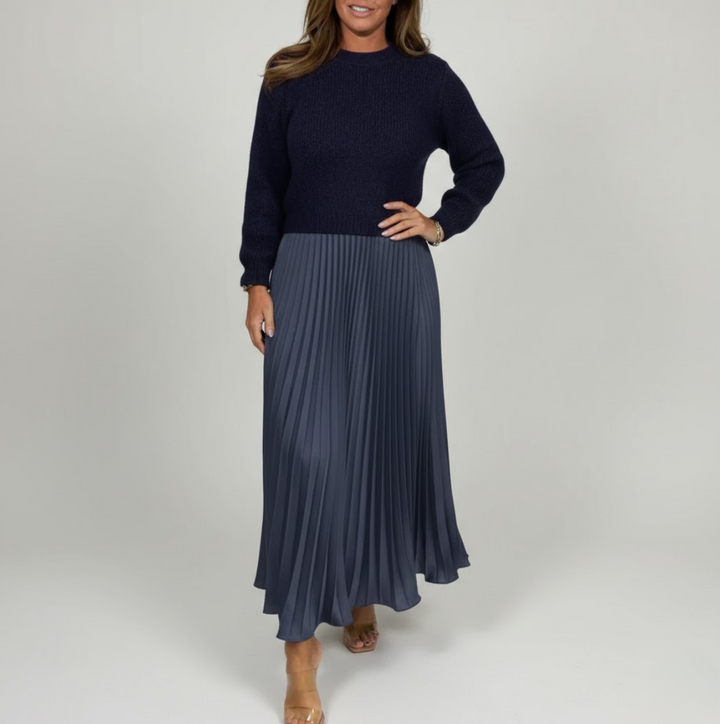 Claudine | La Robe Pull Plissée Élégance et Confort